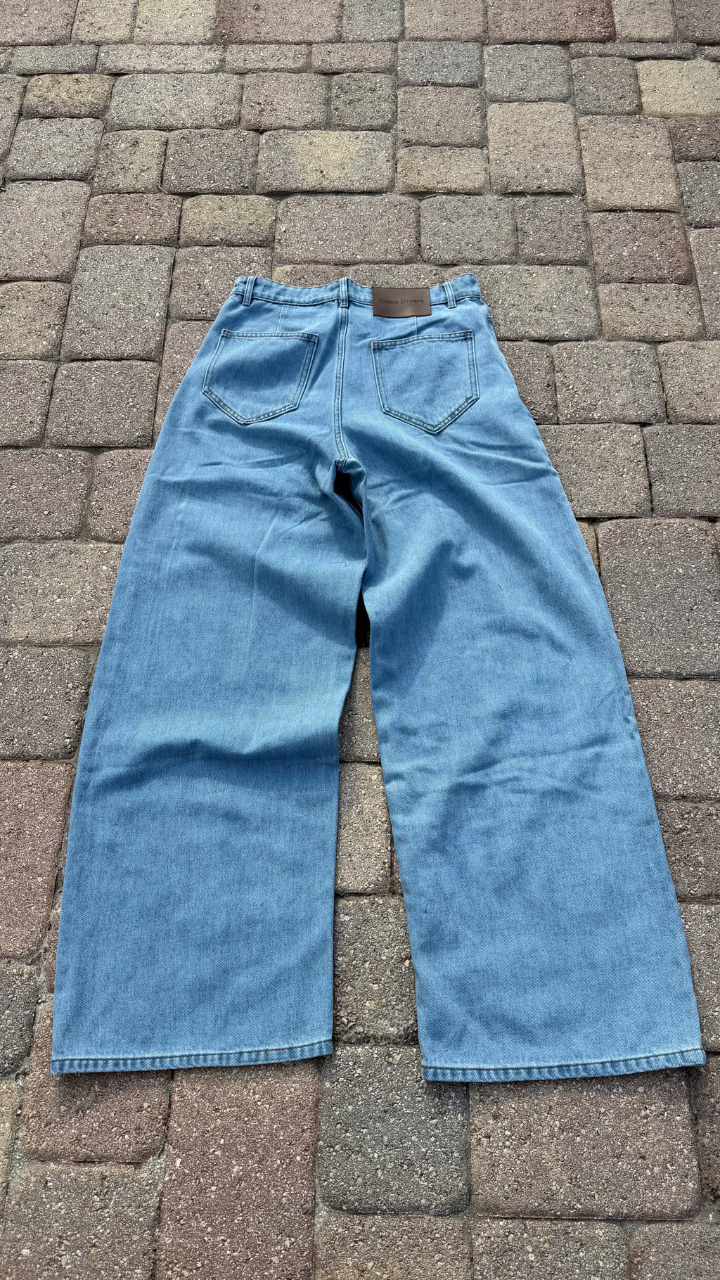 LIGHT BLUE BAGGY JEANS