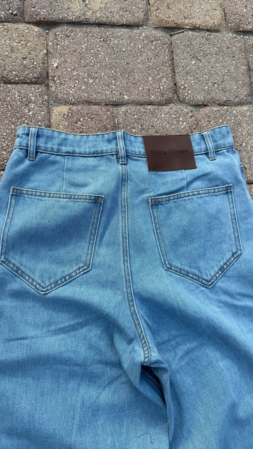 LIGHT BLUE BAGGY JEANS